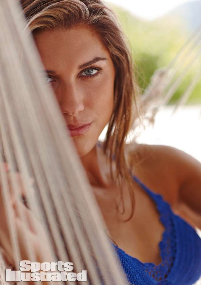 Alex Morgan 2014 Swimsuit 18